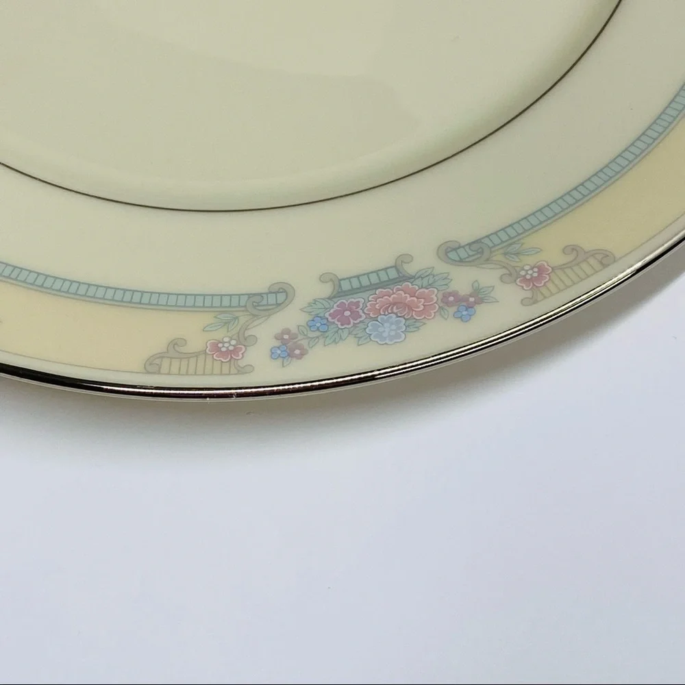 Lenox Dinner plate Fairfield pattern set of two 10 3/4 inches China/Dinnerware